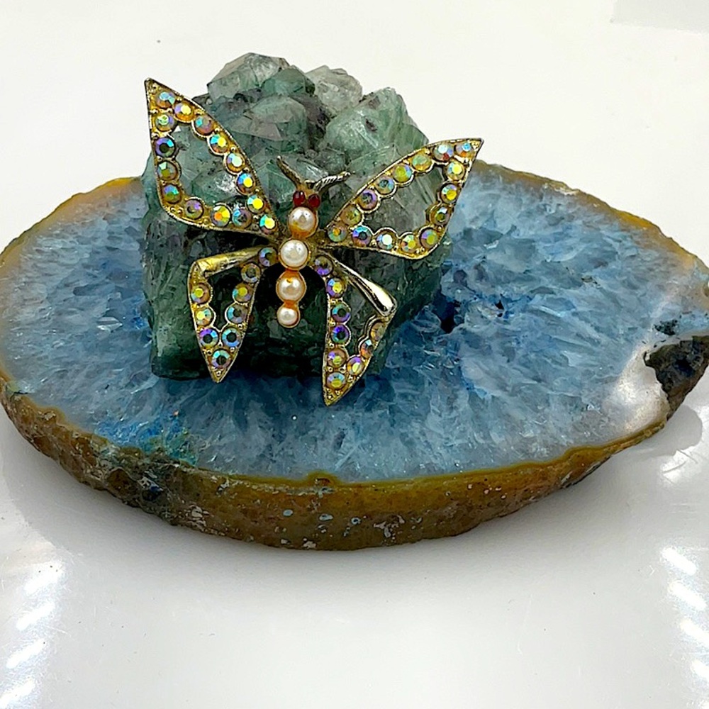 Vtg. (1950’s) Gold Butterfly Brooch With Aurora Borealis Crystals, 2”Lx2”W - Picture 4 of 6